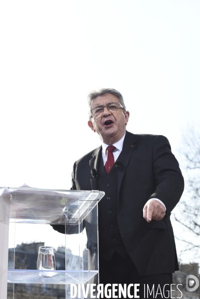 Meeting pour la 6e République et le partage des richesses à Paris.