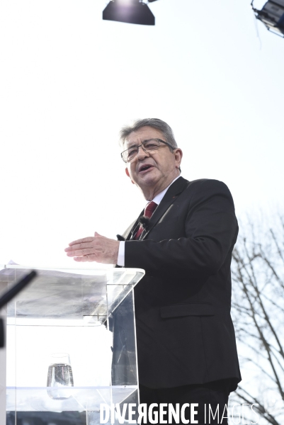 Meeting pour la 6e République et le partage des richesses à Paris.