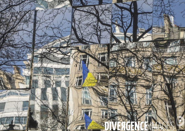 Reflets sur les champs elysees