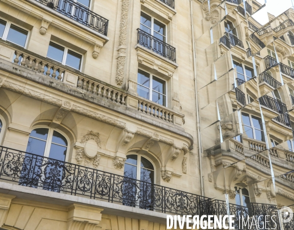 Reflets sur les champs elysees