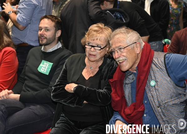 Yannick JADOT en meeting au Zenith de Paris   Changeons ! Le meeting des possibles  .