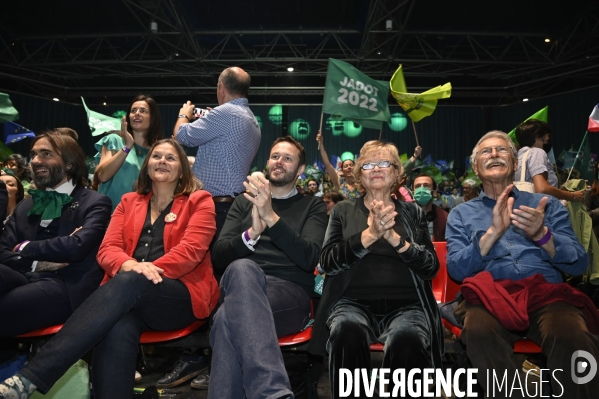 Yannick JADOT en meeting au Zenith de Paris   Changeons ! Le meeting des possibles  .