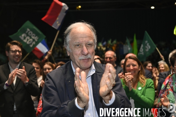 Yannick JADOT en meeting au Zenith de Paris   Changeons ! Le meeting des possibles  .