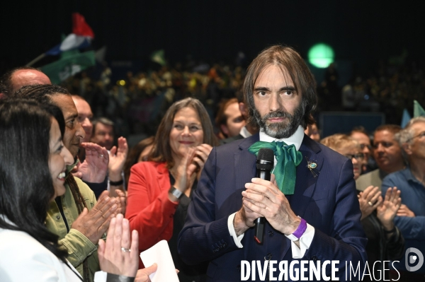 Yannick JADOT en meeting au Zenith de Paris   Changeons ! Le meeting des possibles  .