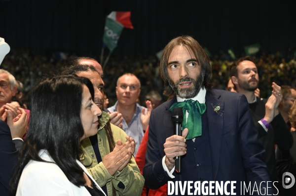 Yannick JADOT en meeting au Zenith de Paris   Changeons ! Le meeting des possibles  .