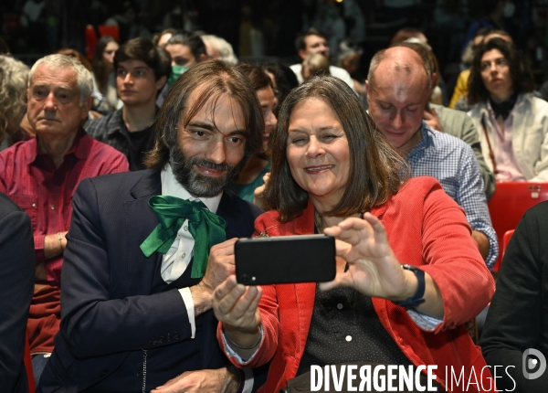 Yannick JADOT en meeting au Zenith de Paris   Changeons ! Le meeting des possibles  .