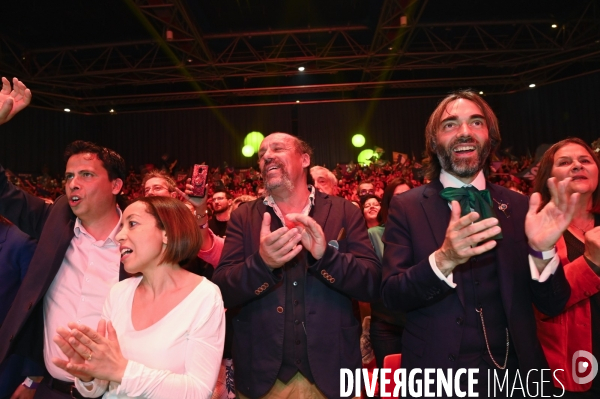 Yannick JADOT en meeting au Zenith de Paris   Changeons ! Le meeting des possibles  .