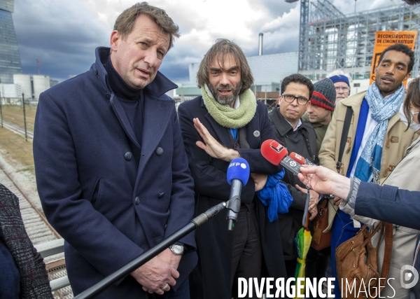 Yannick JADOT en déplacement sur le thème de la pollution de l air