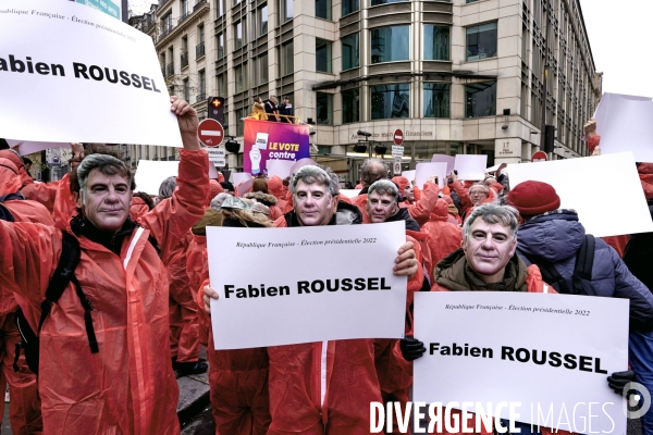 Action Poisson d avril du PCF contre l evasion fiscale