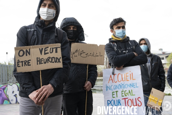 Manifestation contre la  différence de traitement  entre les exilés