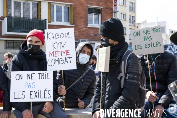 Manifestation contre la  différence de traitement  entre les exilés