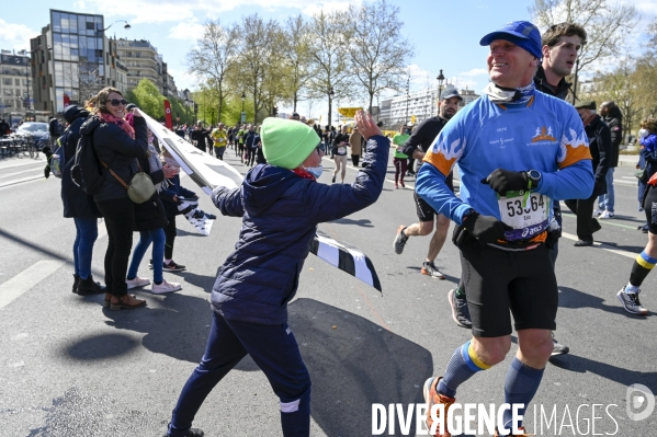 Marathon de Paris 2022. Paris Marathon 2022.