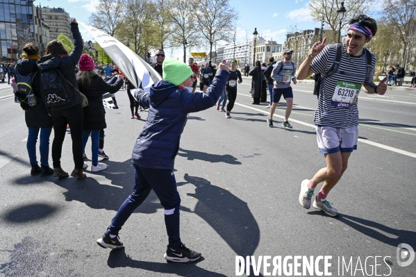 Marathon de Paris 2022. Paris Marathon 2022.