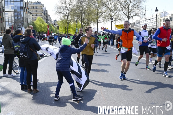 Marathon de Paris 2022. Paris Marathon 2022.