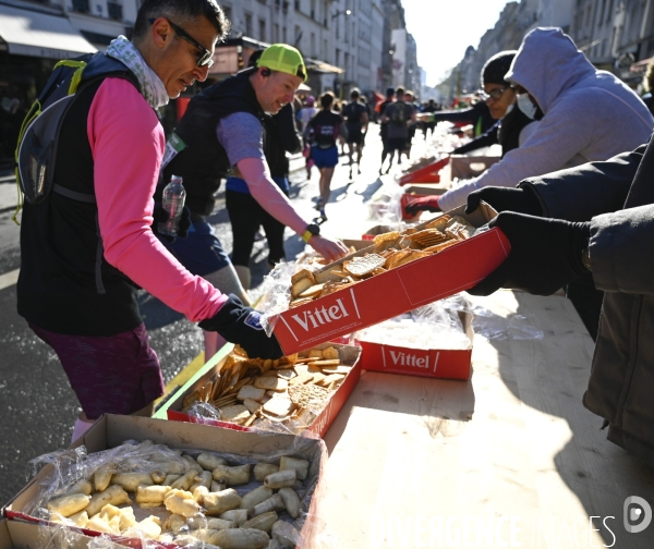 Marathon de Paris 2022, ravitaillement alimentaire, eau, et sanitaires. Paris Marathon 2022, food supply and sanitary facilities