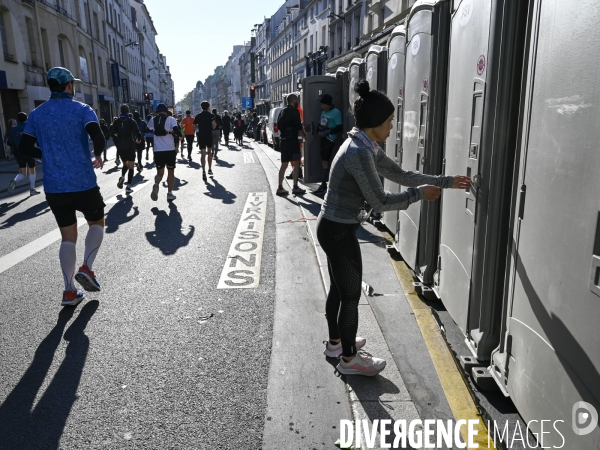 Marathon de Paris 2022, ravitaillement alimentaire, eau, et sanitaires. Paris Marathon 2022, food supply and sanitary facilities