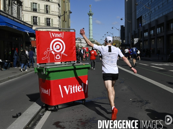 Marathon de Paris 2022, ravitaillement alimentaire, eau, et sanitaires. Paris Marathon 2022, food supply and sanitary facilities