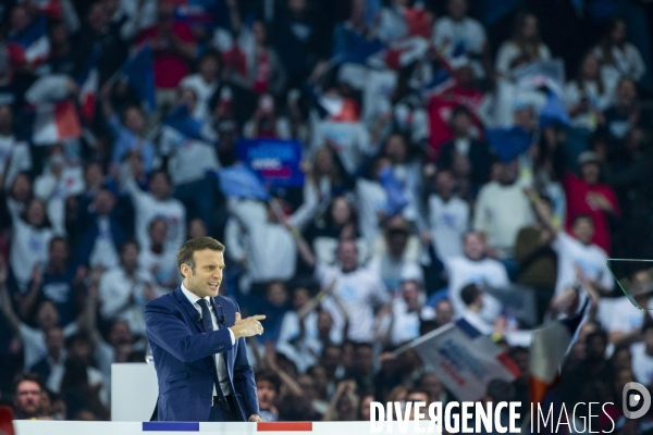 Meeting d Emmanuel MACRON à Paris La Défense Arena