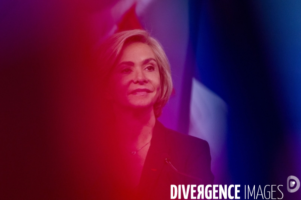 Meeting de Valérie PECRESSE porte de Versailles à Paris.