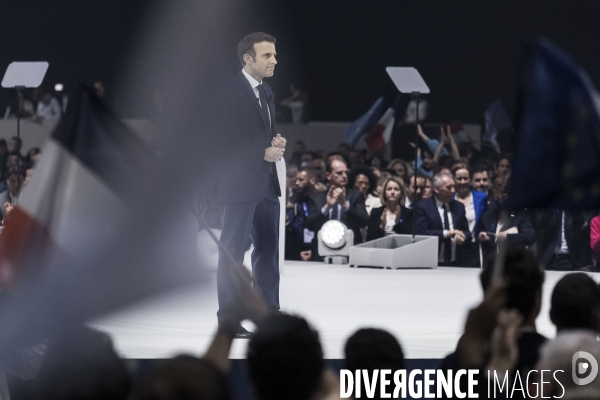 Meeting d Emmanuel Macron à La Défense Arena.