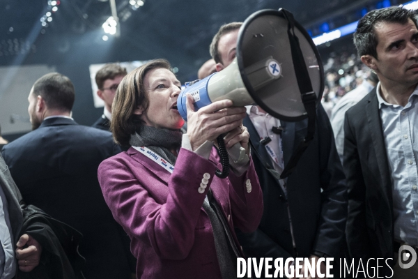 Meeting d Emmanuel Macron à La Défense Arena.