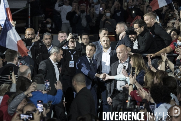 Meeting d Emmanuel Macron à La Défense Arena.