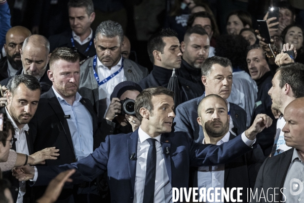 Meeting d Emmanuel Macron à La Défense Arena.