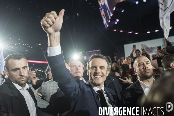 Meeting d Emmanuel Macron à La Défense Arena.