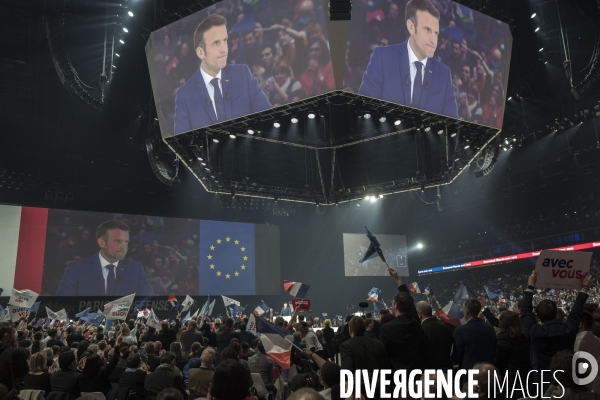 Meeting d Emmanuel Macron à La Défense Arena.