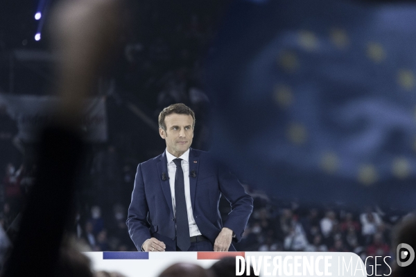 Meeting d Emmanuel Macron à La Défense Arena.