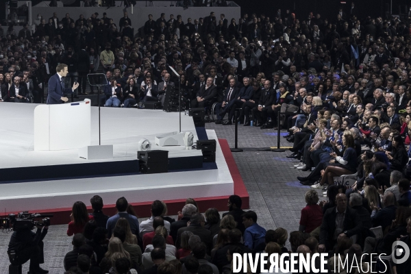 Meeting d Emmanuel Macron à La Défense Arena.