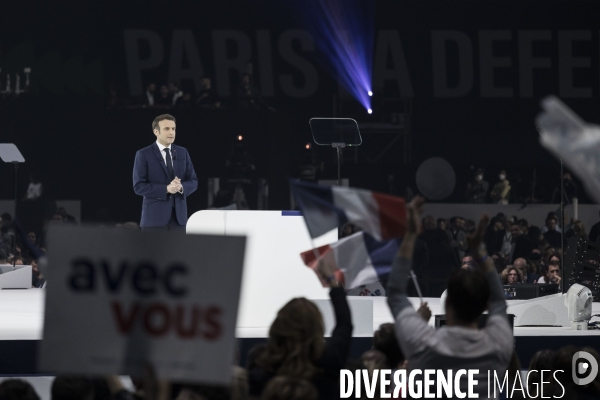 Meeting d Emmanuel Macron à La Défense Arena.