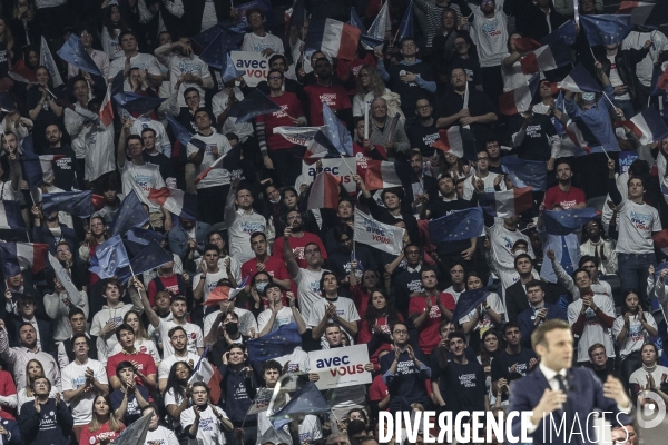 Meeting d Emmanuel Macron à La Défense Arena.