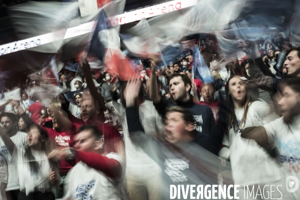 Meeting d Emmanuel Macron à La Défense Arena.