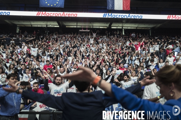 Meeting d Emmanuel Macron à La Défense Arena.