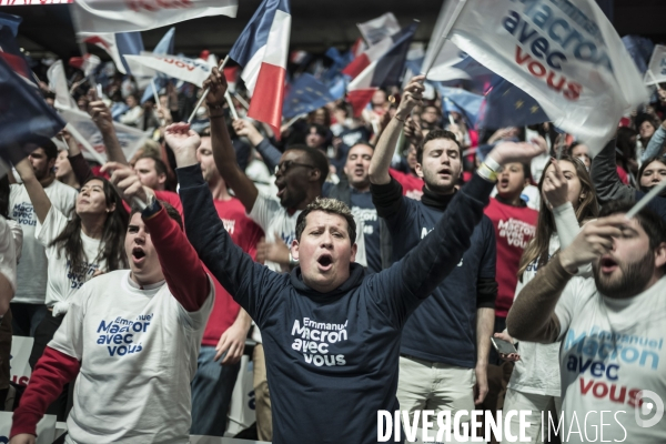 Meeting d Emmanuel Macron à La Défense Arena.