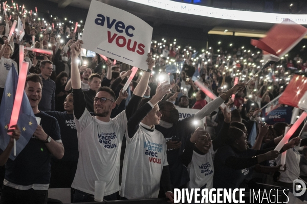 Meeting d Emmanuel Macron à La Défense Arena.