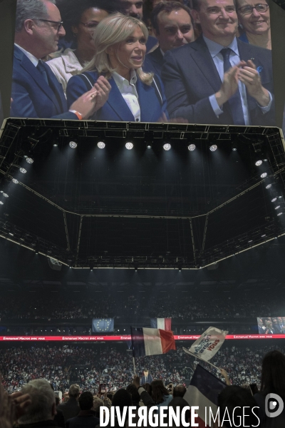 Meeting d Emmanuel Macron à La Défense Arena.