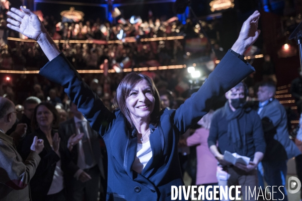 Meeting d Anne Hidalgo au Cirque d Hiver.