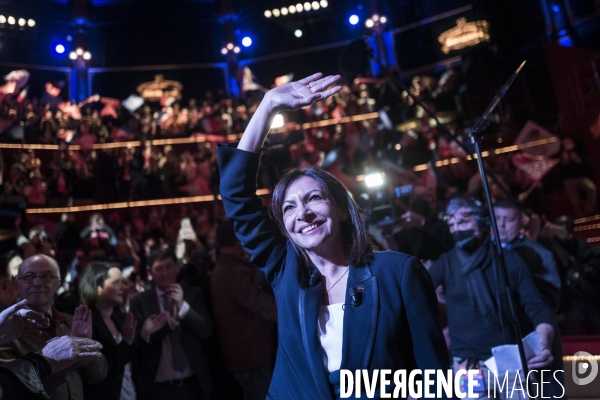 Meeting d Anne Hidalgo au Cirque d Hiver.