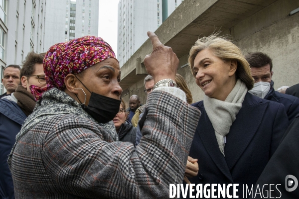Valérie PECRESSE dans un quartier sensible d Aubervilliers