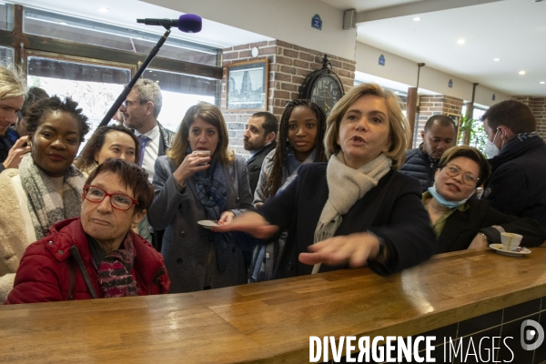 Valérie PECRESSE dans un quartier sensible d Aubervilliers