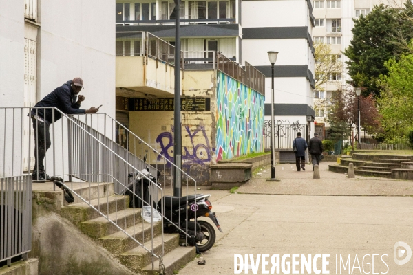 Valérie PECRESSE dans un quartier sensible d Aubervilliers