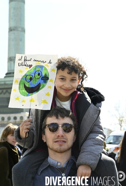 Marche pour le futur 2022, le 9 avril à Paris. Walk for the future.