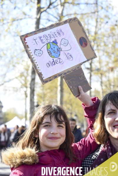 Marche pour le futur 2022, le 9 avril à Paris. Walk for the future.