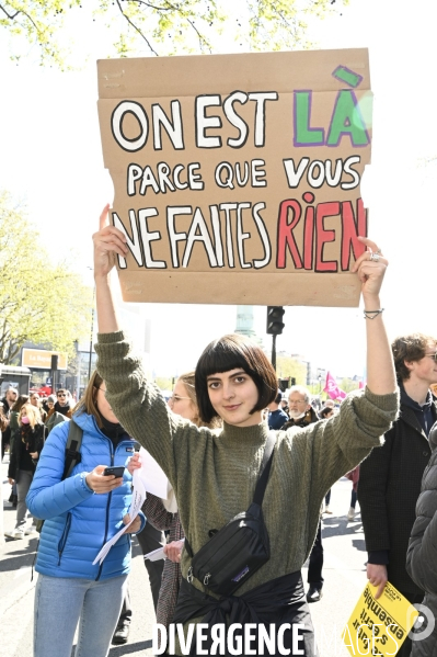 Marche pour le futur 2022, le 9 avril à Paris. Walk for the future.