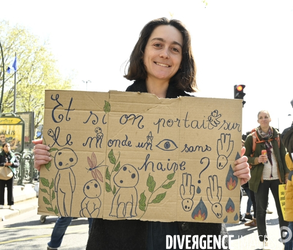 Marche pour le futur 2022, le 9 avril à Paris. Walk for the future.