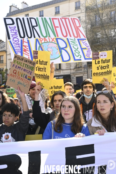 Marche pour le futur 2022, le 9 avril à Paris. Walk for the future.