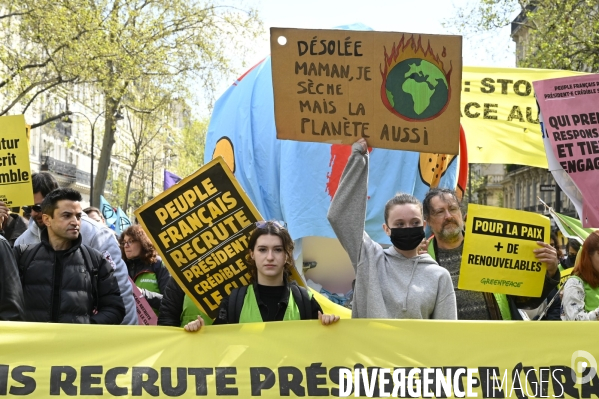 Marche pour le futur 2022, le 9 avril à Paris. Walk for the future.