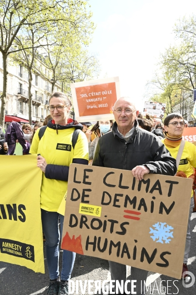 Marche pour le futur 2022, le 9 avril à Paris. Walk for the future.